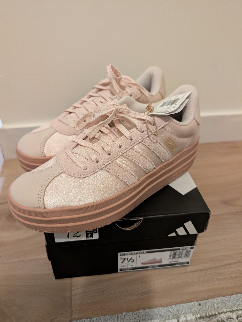 adidas Women’s Light Pink Platform Sneakers Vl Court Bold 7.5 Rose Gold/Pink